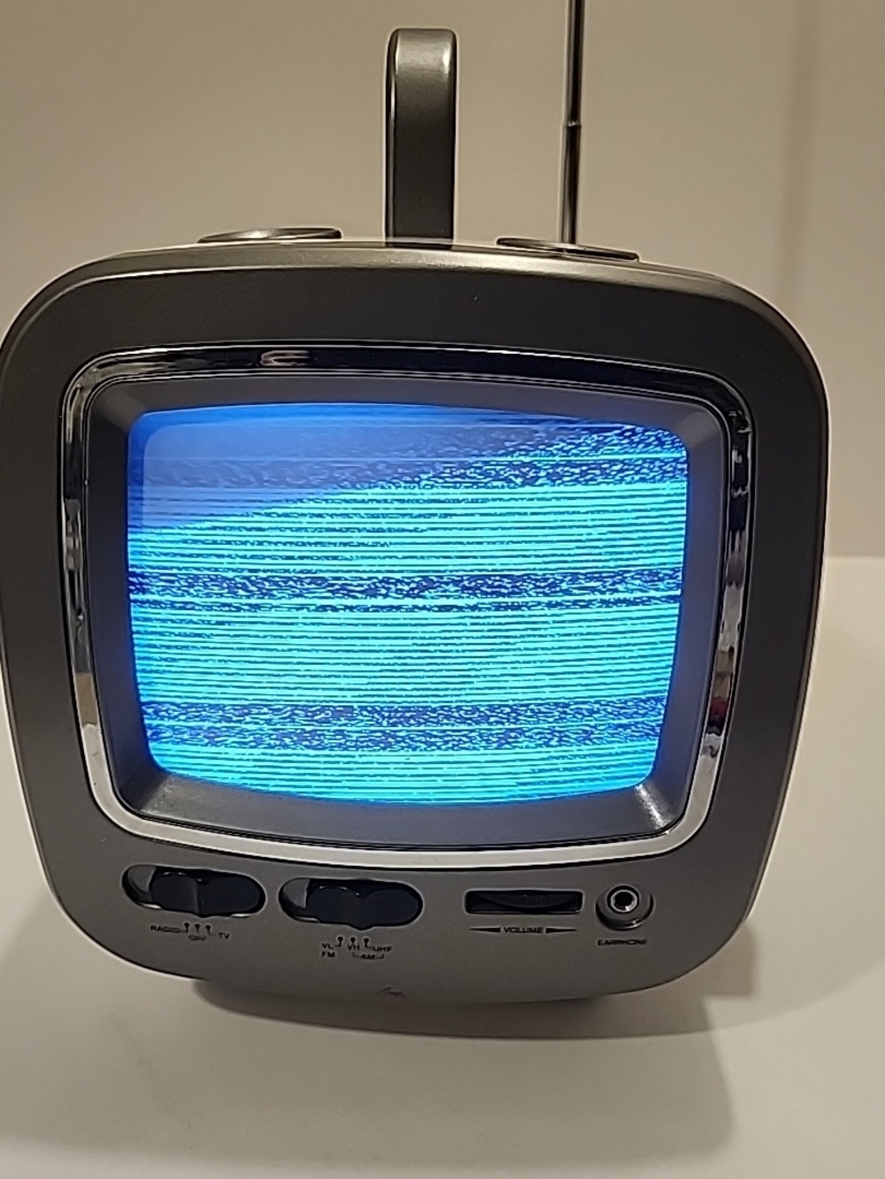 Retro Mini TV FM Radio White